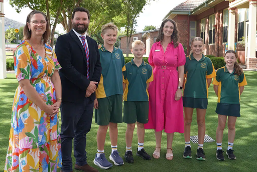 St Nicholas' Primary School logo
